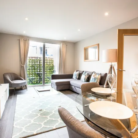 The Wren Beautiful Apartment Inc Parking