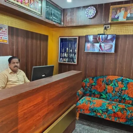 Sri Mahalakshmi Deluxe Lodge