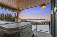 Chalet Monashee - Brand New High-End Property with Amazing Views