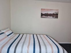 House - Close to City Centre Sleeps 6 & Parking