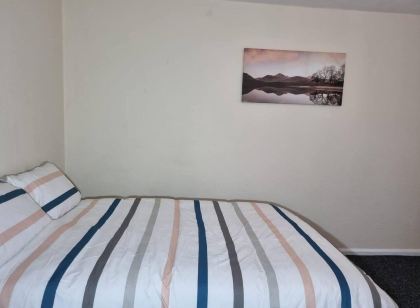 House - Close to City Centre Sleeps 6 & Parking