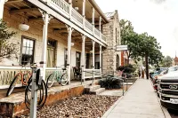 Hotel Giles Hotels in Center Point