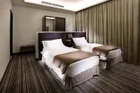 Grand Lily Hotel Suites - parking