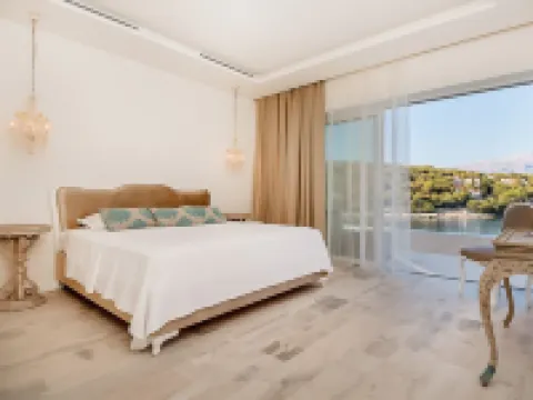 Beachfront Villa Seven Sins with Pool Hotels in Selca