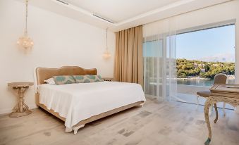 Beachfront Villa Seven Sins with Pool