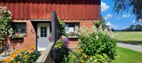 Tollarp - Barn - Sleeps 3 - Pet Friendly - Parking Hotels in Vinslov