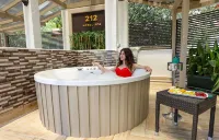 Hotel 212 Olympos - Hot Tub