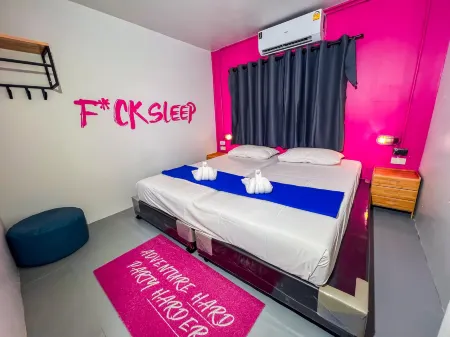 Slumber Party Phi Phi Отели рядом с достопримечательностью «View Point»