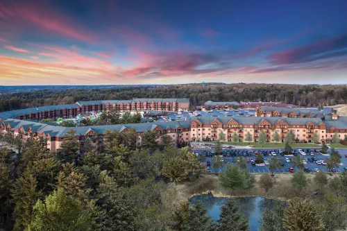 Club Wyndham Glacier Canyon Hotels in Lake Delton