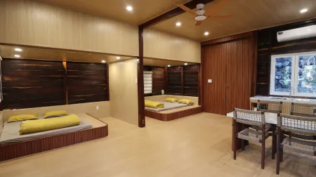 The 47 House Отели рядом с достопримечательностью «BMT Little Garden»