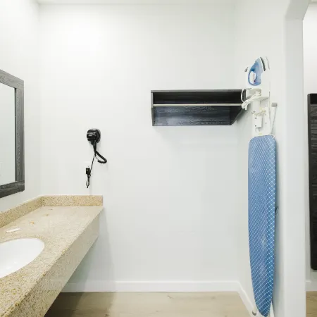 Sapphire Inn & Suites