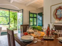 Cosy Farmhouse in Bacchereto with Swimming Pool Hotéis em Carmignano