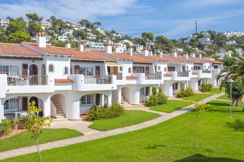 Apartamentos Son Bou Gardens by Menorcarentals