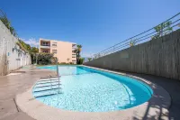 Casa Monti Belvedere with Pool + Terrace Dining - Happy Rentals - مسبح