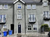 Castleview Large 3 Bedroom Family House - Glenarm Hotels in Ballymena
