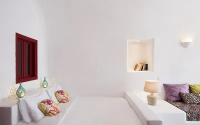 The Architect's Cave House Hotels near Oia