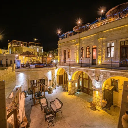 Capp Royal Cave Hotel