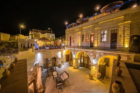 Capp Royal Cave Hotel