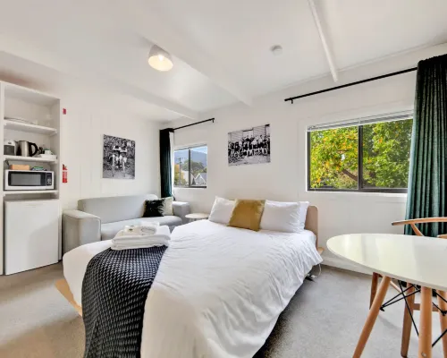 Bright Velo Hotels in Bright