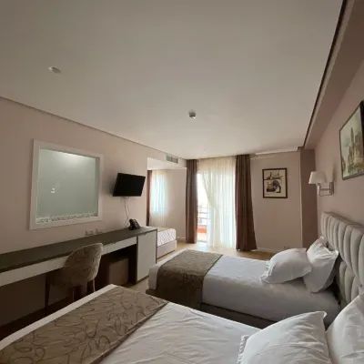 Doanesia Premium Hotel & Spa Hotels near Preza Castle