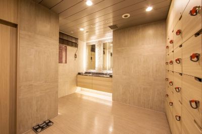 共有エリア 天然温泉 四季彩の湯 スーパーホテルPremier大阪本町駅前の写真