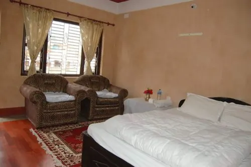 Shrestha Hotel & Restaurant فنادق في Byas