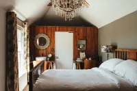 The Five Bells Inn Hotels near The Big Cat Sanctuary