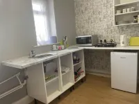 บ้านปรับปรุงใหม่ 4 ห้องนอน, พักได้ 9 คน พร้อมที่จอดรถและสปา - บังกะโล