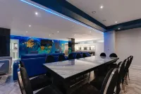 Temple Court Cavern Quarter Apartments by Happy Days - 2-Star