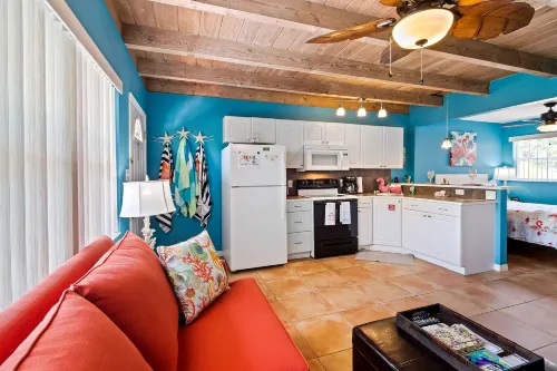 Coco Sands Studios - Kitchenette