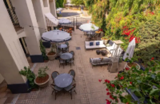 Petit Soleil - Bed, Breakfast and Bar