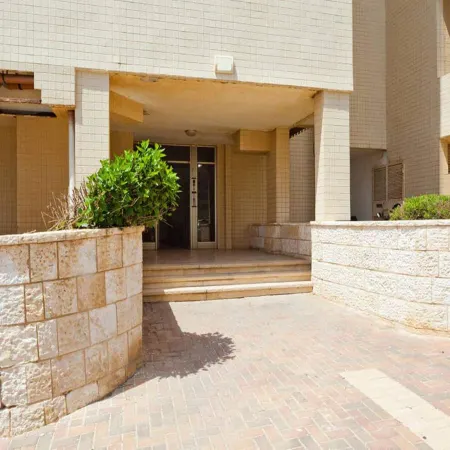 3Br Beachfront Apt w Amazing Sea View l Mamad