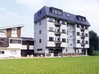 Schole Hakuba Hotels in Otari