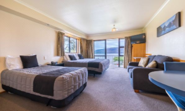 Lakeside Motel & Apartments