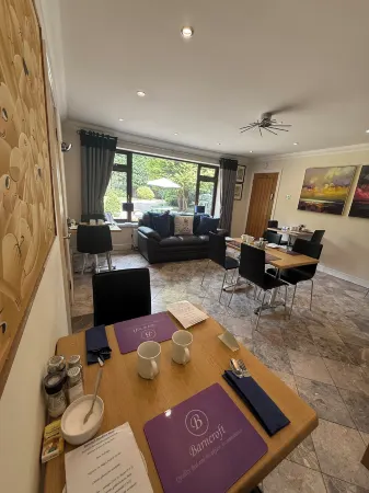 Barncroft Luxury Bed & Breakfast Отели в г. Балолл Коммон