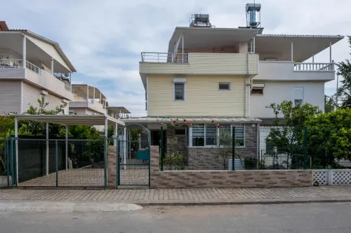 วิลล่า ลาเล