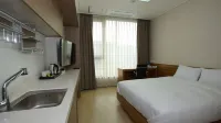 씨플러스 레지던스 동탄역 주변 호텔