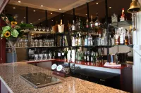 OYO Devonshire Park Hotel - ที่มีบาร์