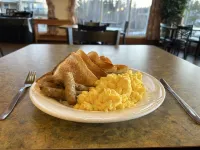 Lakeview Inns & Suites - Hinton - breakfast
