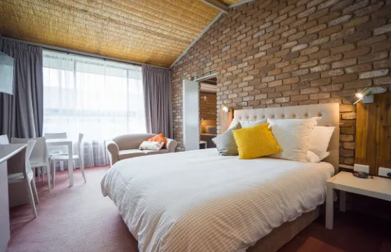 法恩鹹街餐廳汽車旅館