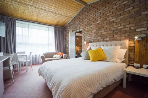 Farnham Court Motel and Restaurant Hotels in Morwell