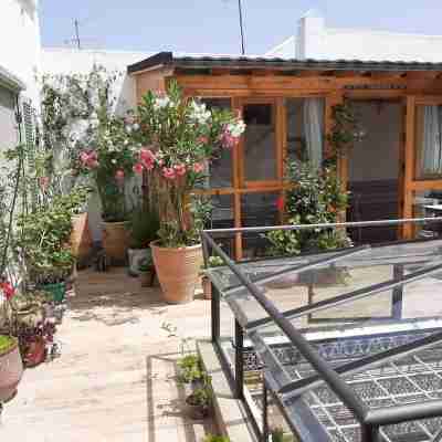 El Reducto Hotel Exterior