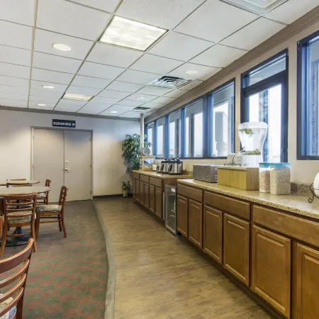 Lamplighter Inn-South
