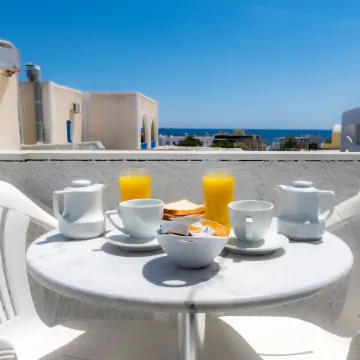 Join Us Low Cost Rooms Отели рядом с достопримечательностью «Черный пляж»