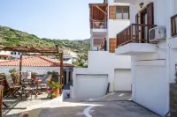 Amorani Studios Hotels in Andros