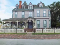 Grand Gables Inn Bed & Breakfast Hotels near St Johns River Center