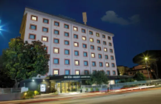 Hotel Marc'Aurelio S.r.l. Hotel berhampiran Villa Mater Redemptoris Zarándokház