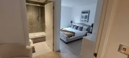 2 Bed Property Close to Heathrow Airport