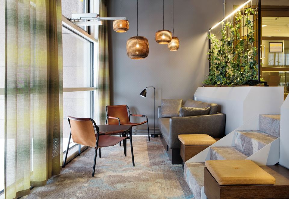 2. 컴포트 호텔 익..