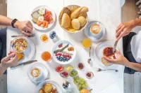 Dolomites Nature Hotel Vigilerhof - Breakfast